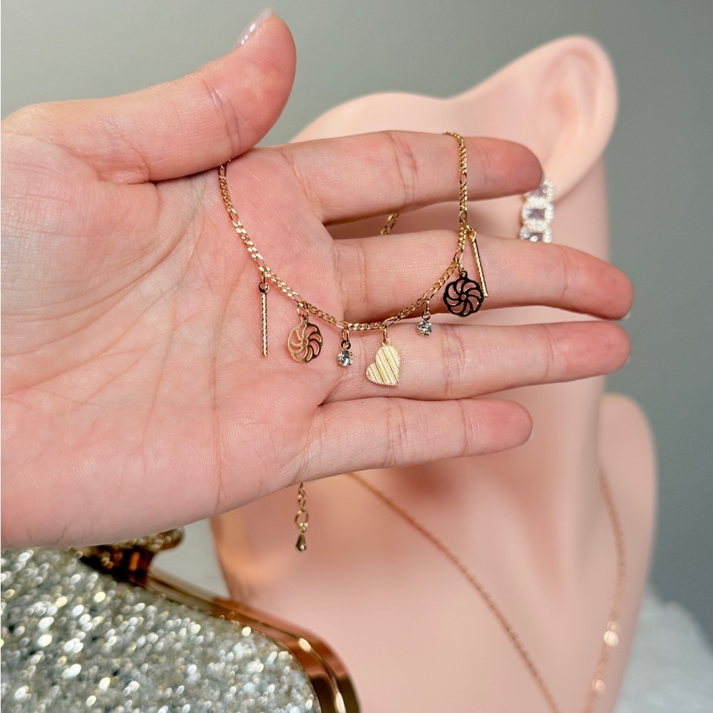 Gold Charm Anklet with Heart and Floral Accents - Picture 4 of 5